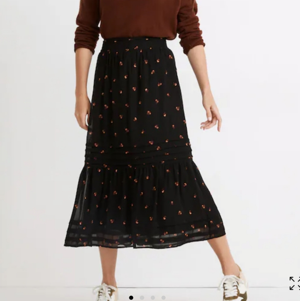 MADEWELL (Re)sourced Georgette Pintuck Maxi Skirt in Amie Floral Small Black